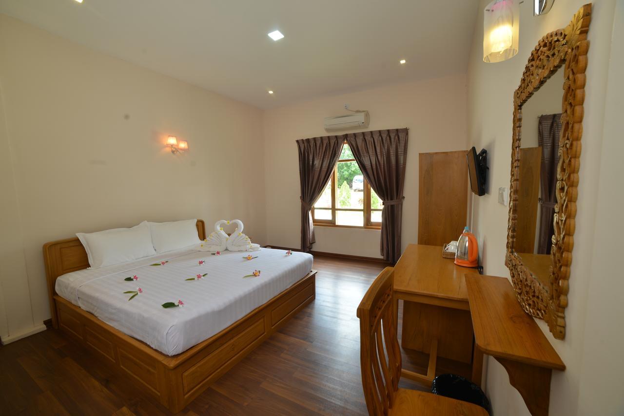 Bagan Emerald Hotel Room photo